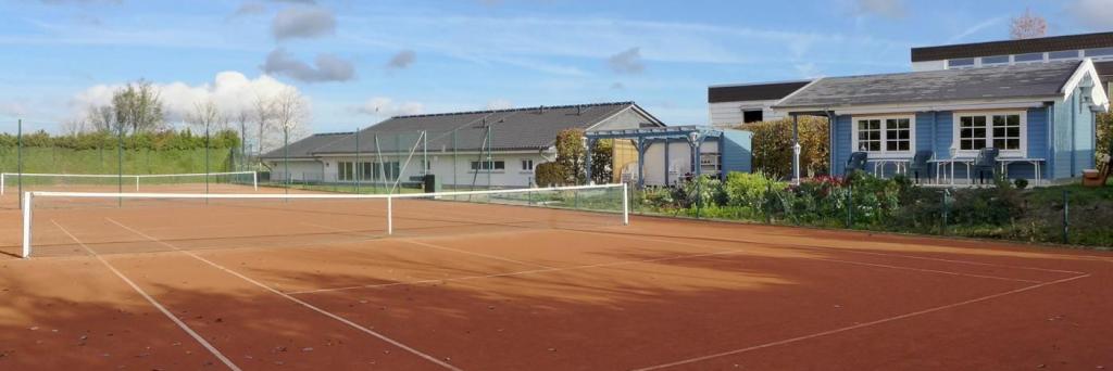 Mit einem Klick auf das Bild öffnet sich die Website der Tennisabteilung.